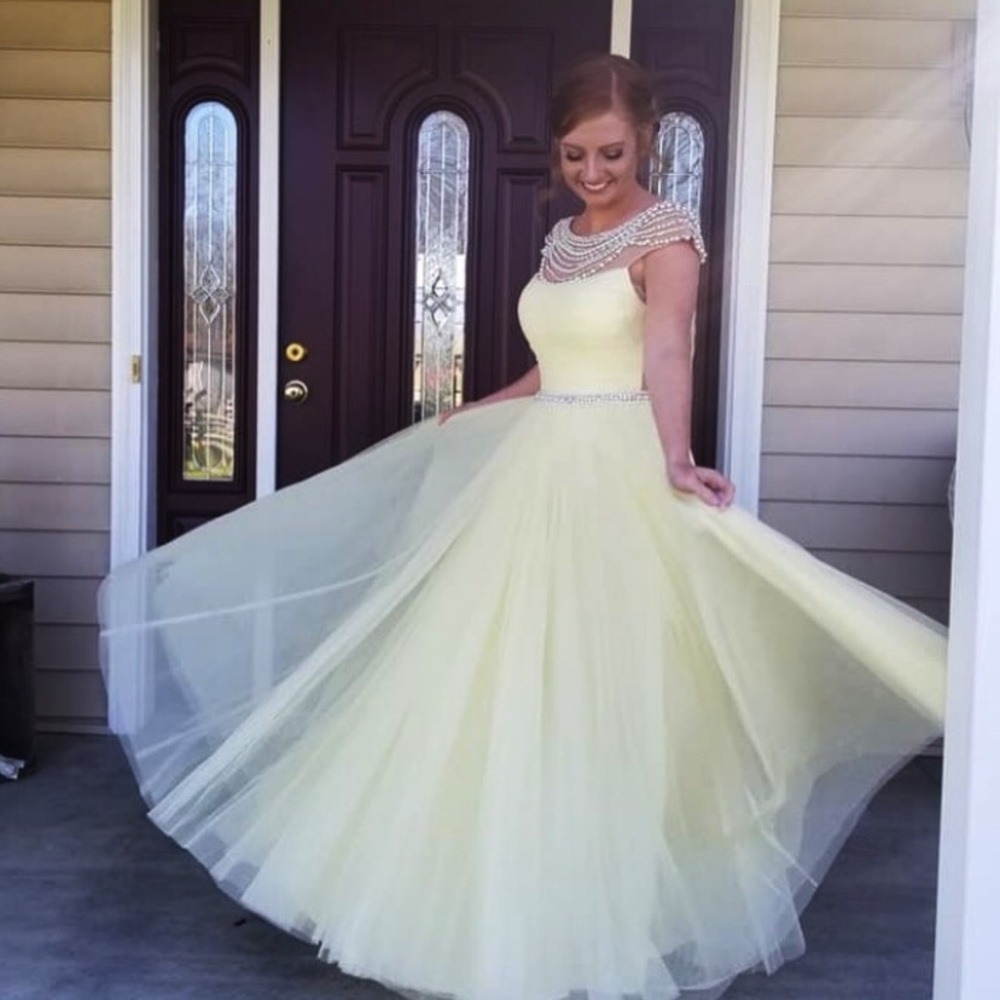 Yellow Sherri Hill Prom Dress🌼✨